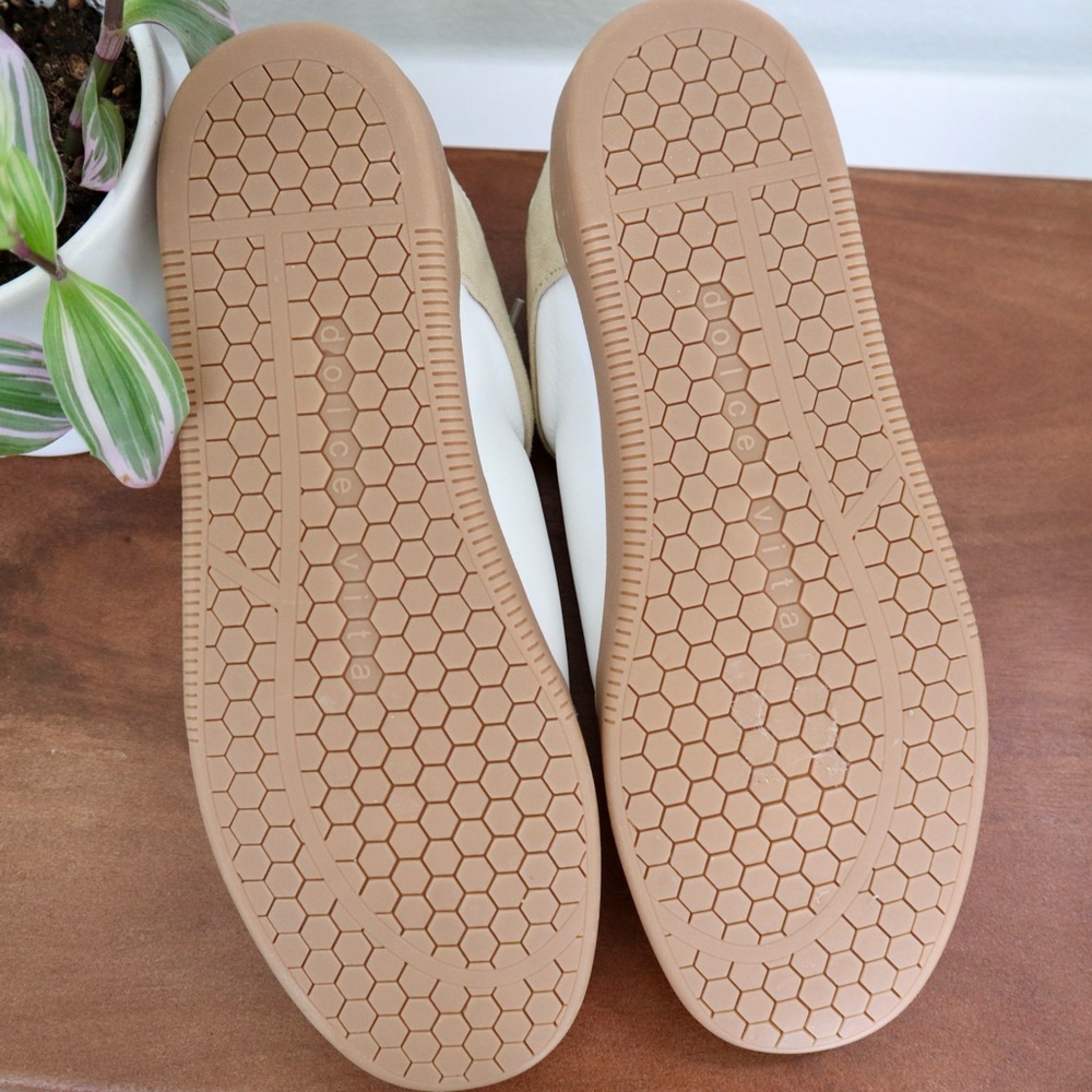 Dolce Vita Cream Sneakers - Picture 4 of 6